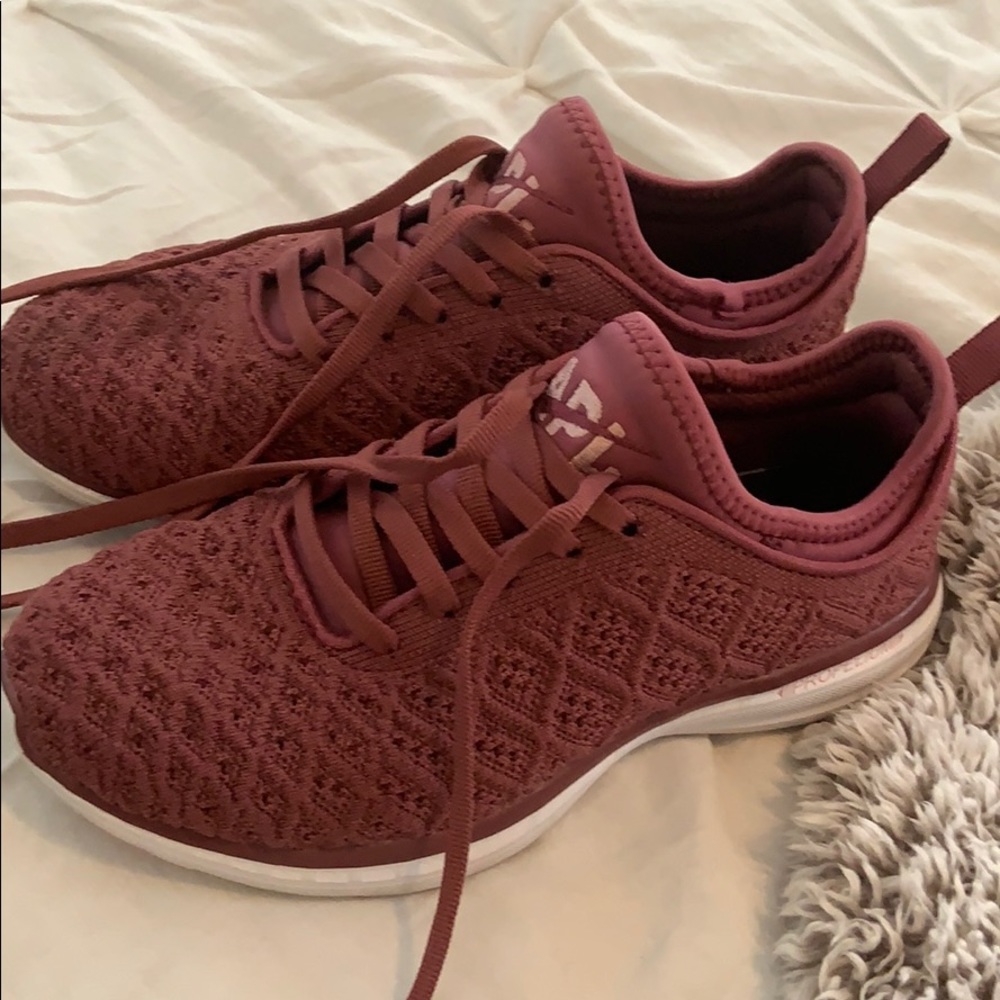 APL TENNIS SHOES